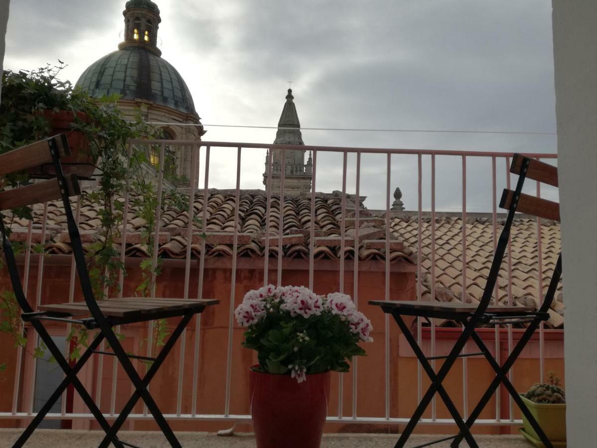 Palazzo Angelina Apartment Ragusa Exterior photo